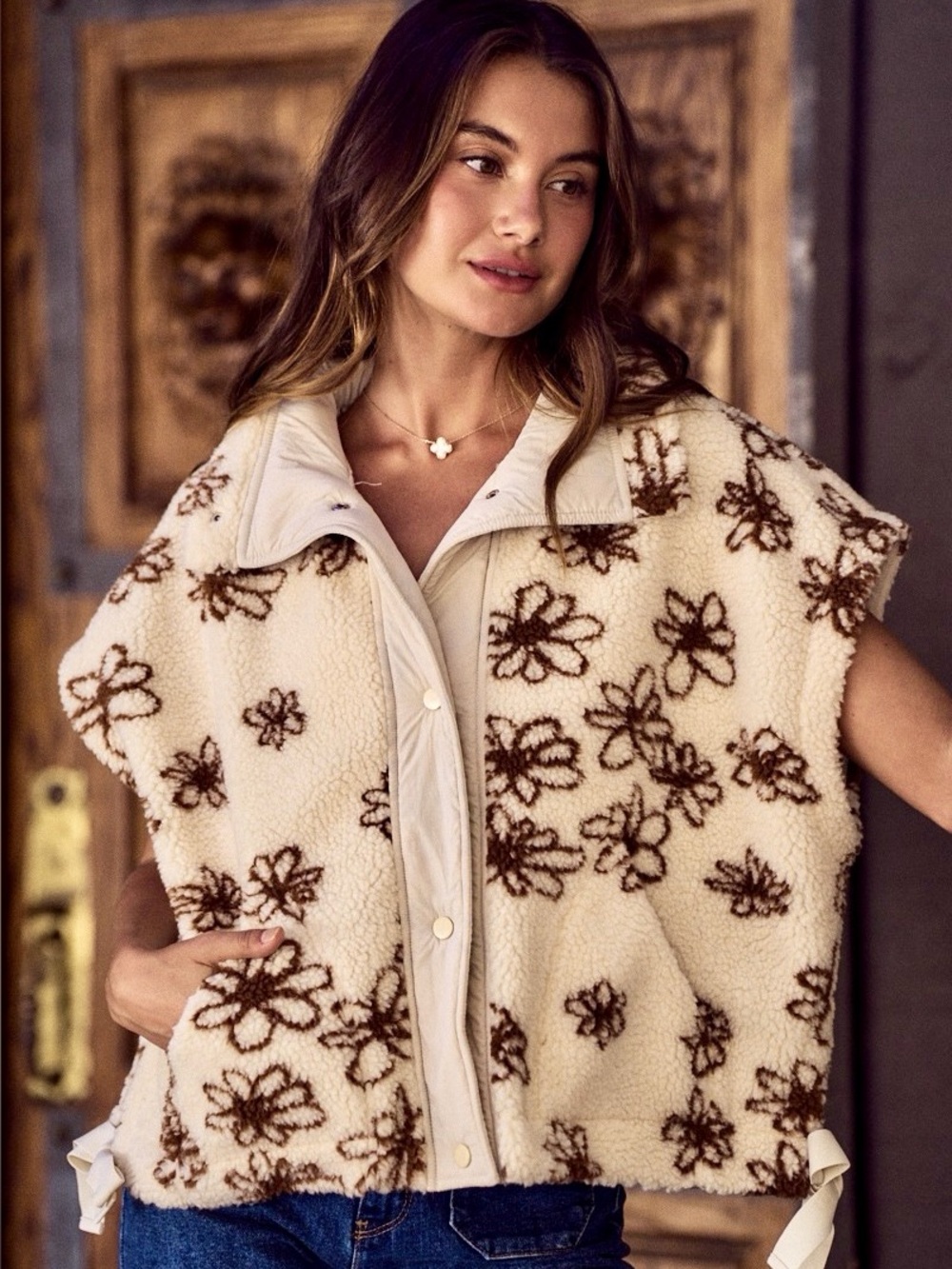 🌼 SO ME Flower Sherpa Fur Oversized Sleeveless Vest Jacket- Brown - Picture 3 of 11